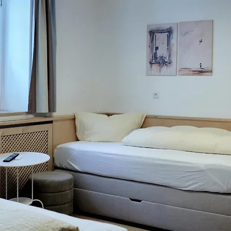 Haus Sepp Gruber 招待所 3*
